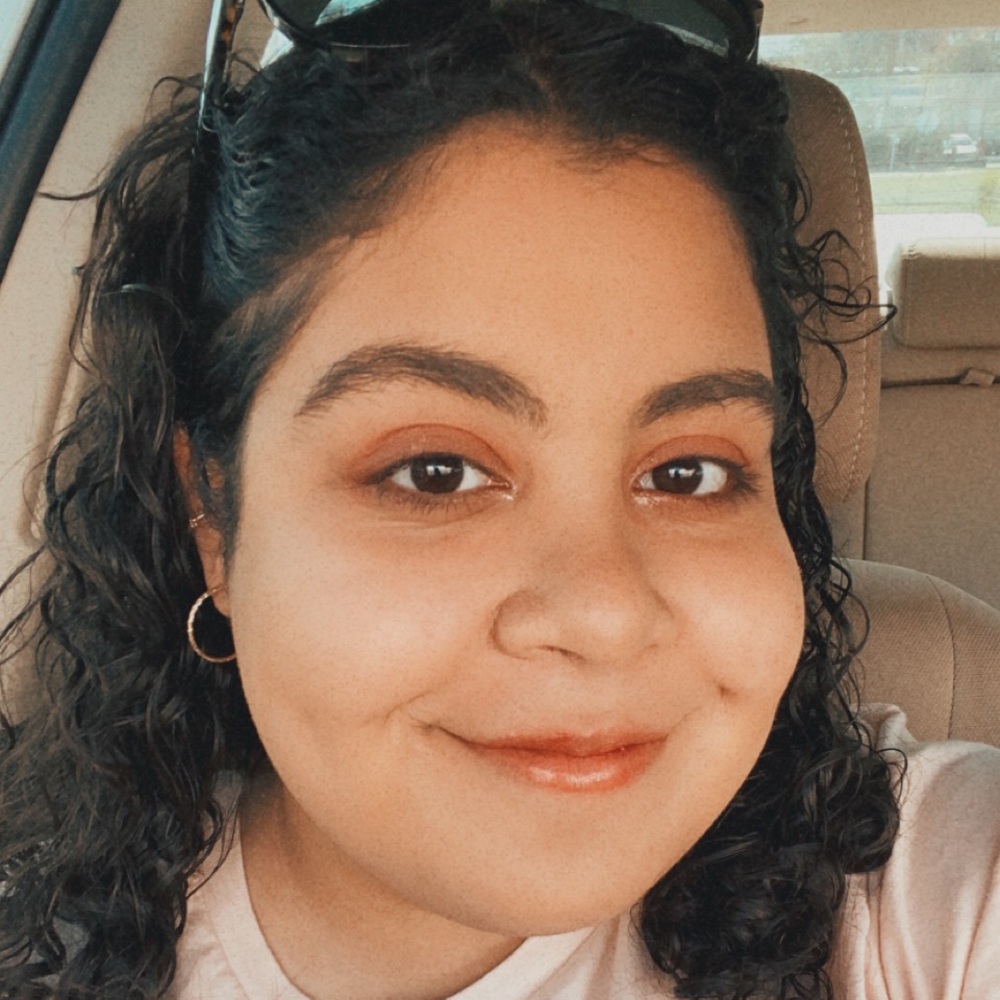 Meet your Posher, Alejandra